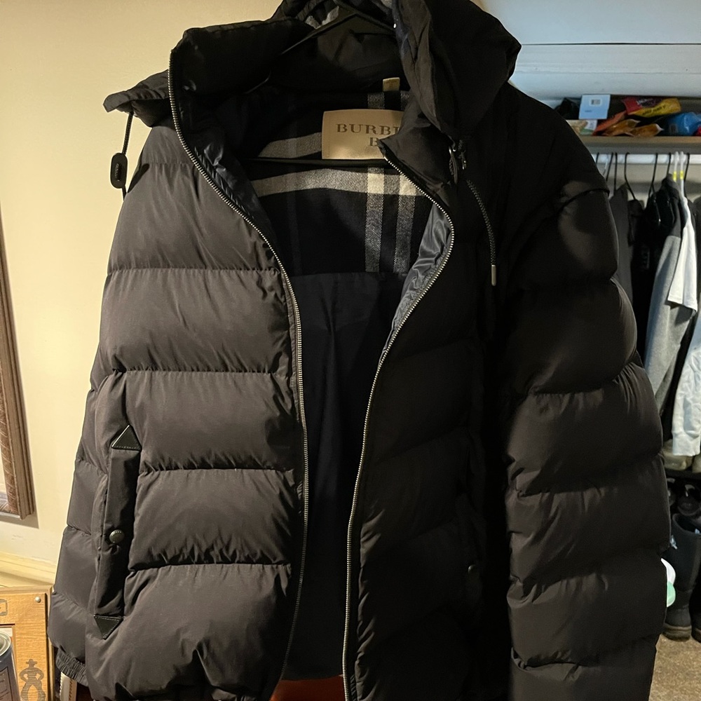 Burberry Black Puffer Jacket - Picture 9 of 10